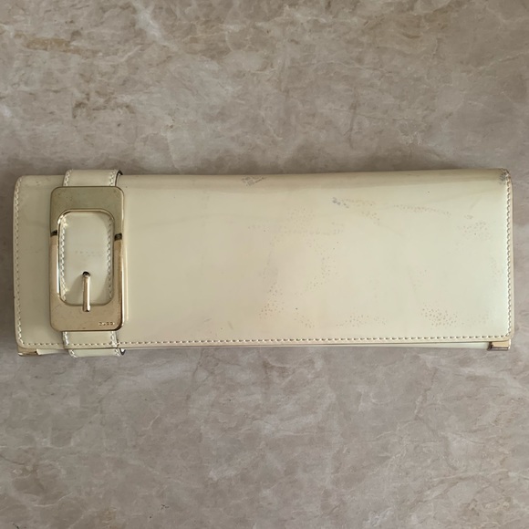 100% Authentic Gucci Patent Glitter Buckle Clutch - Picture 4 of 8